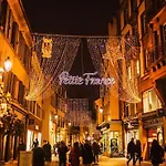 公寓 Cosy On Strasbourg Tramway Line *