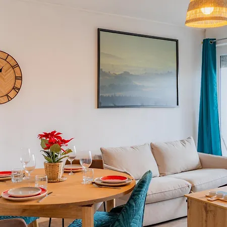 Cosy On Strasbourg Tramway Line Bischheim